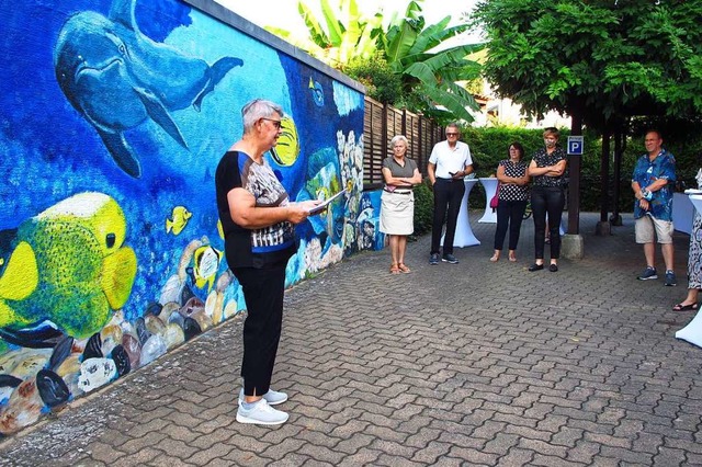 Galeristin Barbara Wartenberg hielt eine Laudatio zum Thema  Street Art.  | Foto: Jutta Schtz