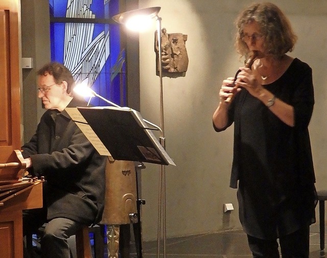 Duett fr Flte und Orgel: Evelyn Weid...beim Orgel-Tasta-Konzert in St. Peter.  | Foto: Bianca Flier