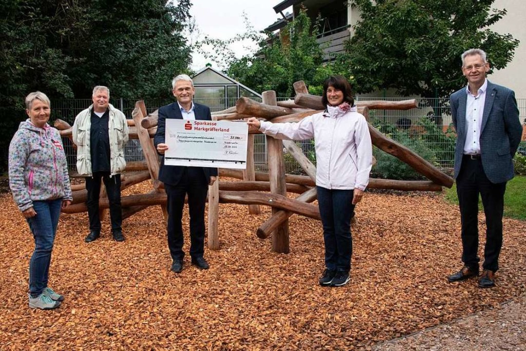 Frauenverein Niederweiler unterstützt Regenbogen-Kindergarten