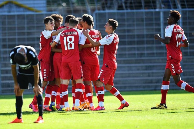 Der SC Freiburg II feiert derzeit Tore...e am Mittwoch-Spieltag ein 5:0-Erfolg.  | Foto: Achim Keller