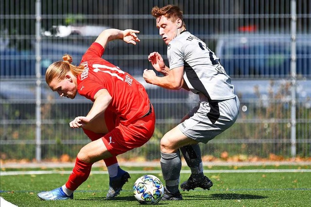 Konstantin Fries (links) erzielte mit ...reffer die FFC-Fhrung in Neckarsulm.   | Foto: Achim Keller