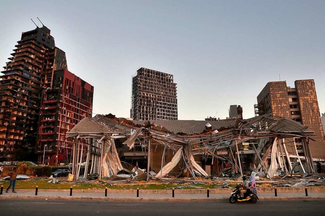 Anfang August zerstrte eine Explosion zahlreiche Gebude in Beirut.  | Foto: Bilal Hussein (dpa)