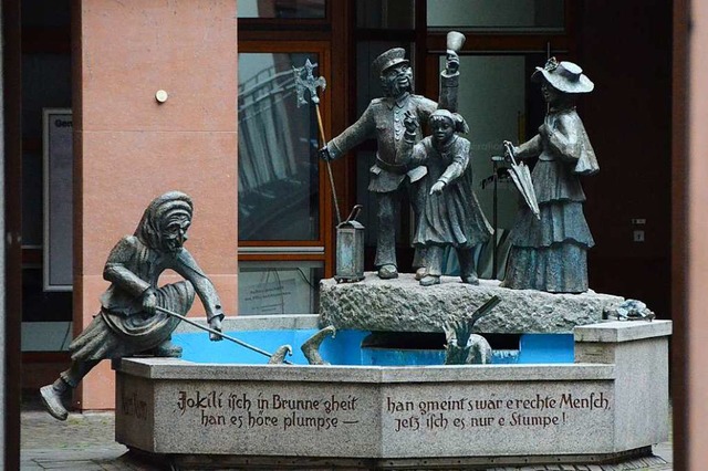 Der Narrenbrunnen: Im Innenhof des Rat...ie Figuren aus Bronze sind innen hohl.  | Foto: Felix Lieschke