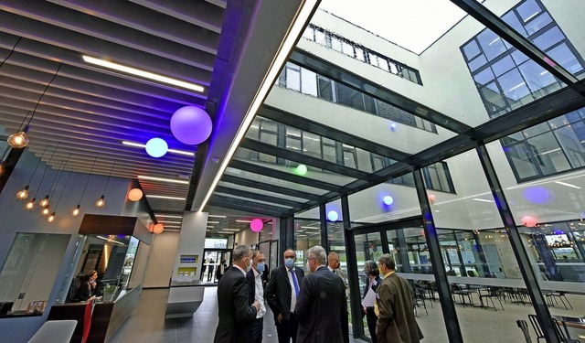 Das Fraunhofer Institut fr Physikalis...stechnik hat seinen Neubau eingeweiht.  | Foto: Michael Bamberger