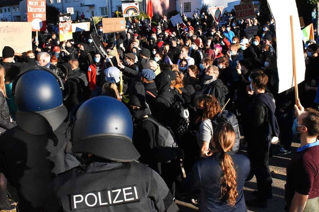 Fr eine vielfltige, offene und bunte... Steinen gut 1000 Demonstranten stark.  | Foto: Thomas Loisl Mink