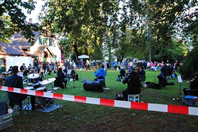 Klappstuhl-Konzert der Stadtmusik Weil am Rhein ein voller Erfolg