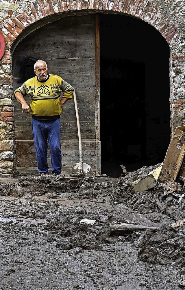 Alles voller Schlamm in Garessio im Piemont   | Foto: VINCENZO PINTO (AFP)