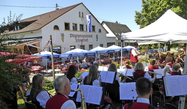 Auch vor Verkauf des WG-Gebudes gab e...euen Dorfzentrum umgebaut werden soll.  | Foto: Musikverein