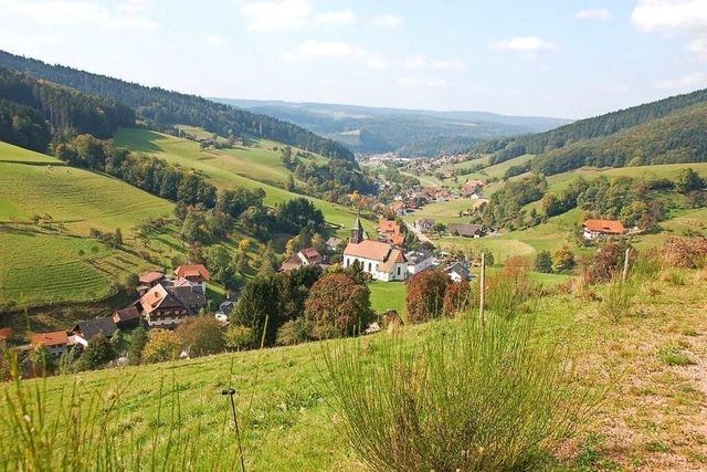 Zu den sagenumwobenen Felsen rund um Yach