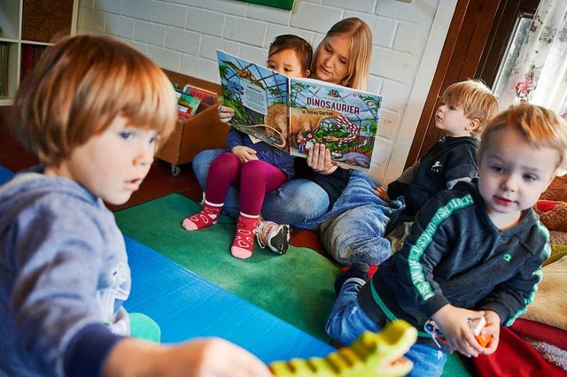 Kindergrten auf dem Land kennen den Personalmangel nur zu gut.  | Foto: Bernd Thissen (dpa)