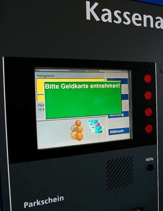 An Kassenautomaten in Freiburger Parkh... knftig auch per App bezahlen knnen.  | Foto: Rita Eggstein