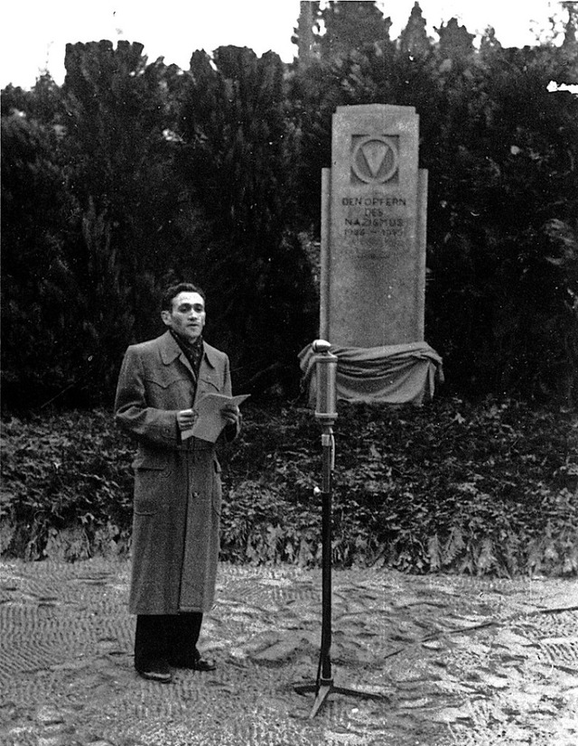 Rolf Weinstock im Jahr 1948 bei der Ei...ialismus unterhalb des Bergfriedhofs.   | Foto: privat