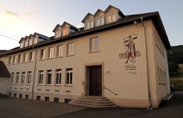 Das ehemalige Grundschule mit Bernhard... zweiter Kindergarten einziehen wird.   | Foto: Kurt Meier