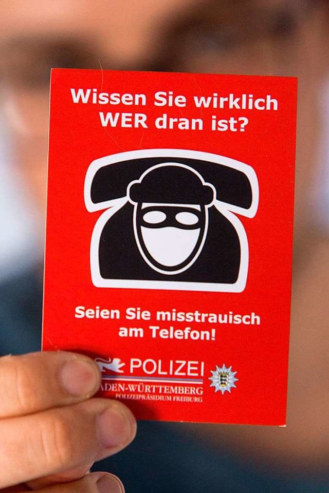 Die Polizei versucht, Menschen vor Betrgern zu warnen (Symbolbild).  | Foto: Patrik Mller