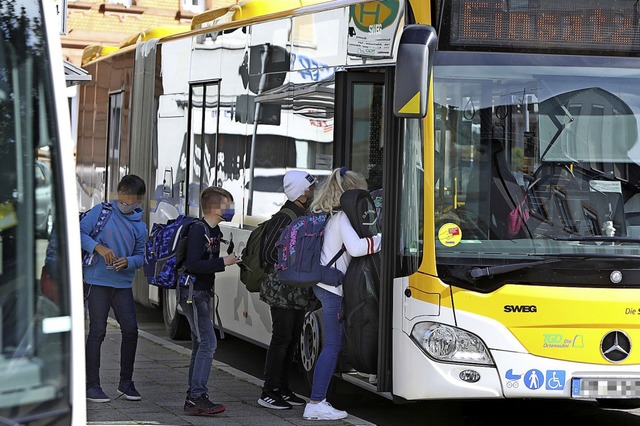 Ein Schulbus in Lahr: Wie viel Platz wohl noch in diesem Bus ist?  | Foto: Christoph Breithaupt