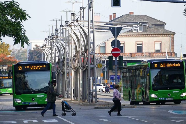Neuer Vorschlag fr knftigen Busbahnhof auf dem Tisch.  | Foto: Helmut Seller