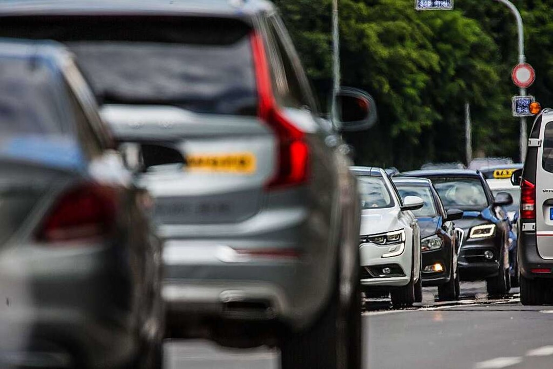 Der BUND befrchtet, dass eine Bebauun...ee-Nord zu mehr Verkehr im Ort &#8230;  | Foto: Christoph Schmidt (dpa)