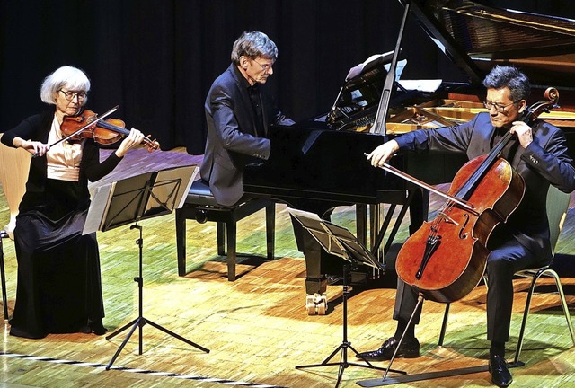 Mit ausgewogenem Klang und leidenschaf...chlosskonzerte in der Stadthalle Wehr.  | Foto: Roswitha Frey