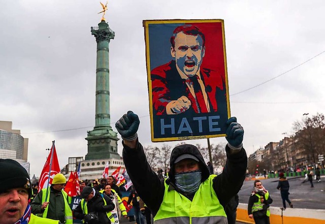 Proteste im Februar auf dem Place de la Bastille in Paris.  | Foto: ZAKARIA ABDELKAFI