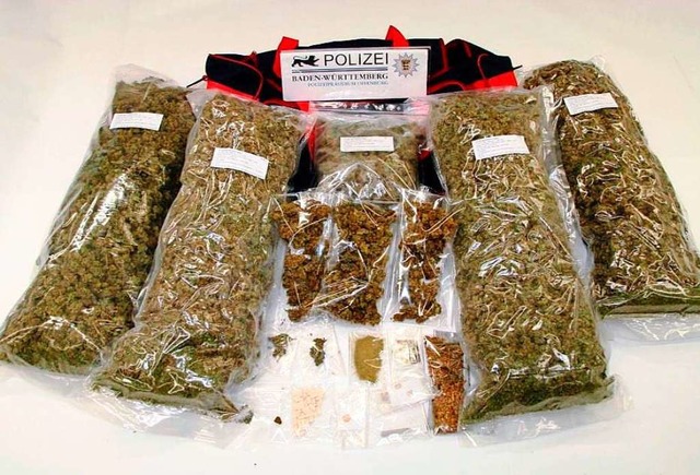Der Handel mit rund 30 Kilo Marihuana ...s drei Jahre und zehn Monate Haft vor.  | Foto: Polizei