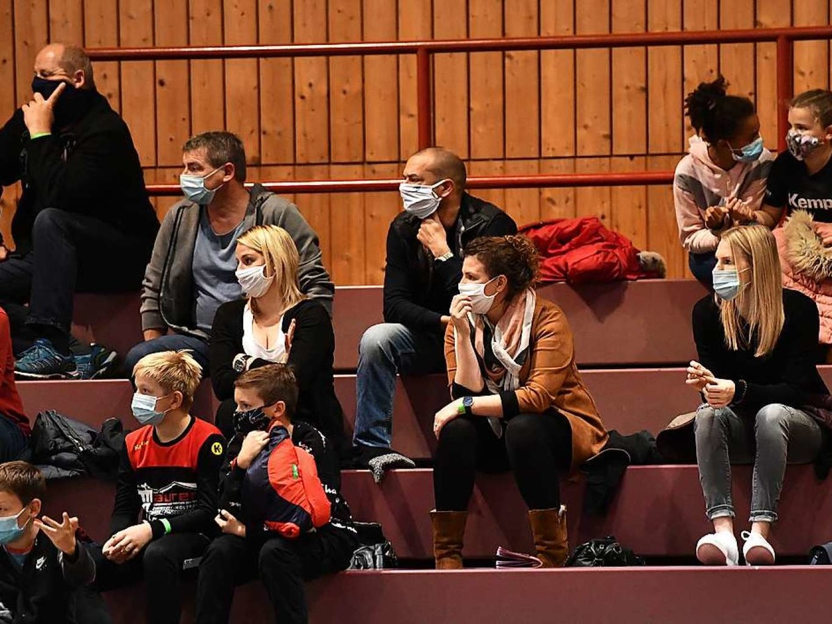 Impressionen rund um das Handball-Derby in der Rheinmatthalle Rheinhausen zwischen dem TuS Oberhausen und dem TV Herbolzheim.