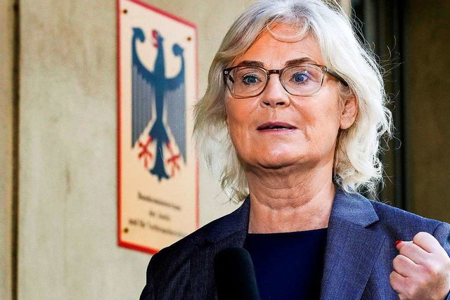 Ihr Haus will eine geschlechtergerecht... Justizministerin  Christine Lambrecht  | Foto: MICHAEL SOHN (AFP)