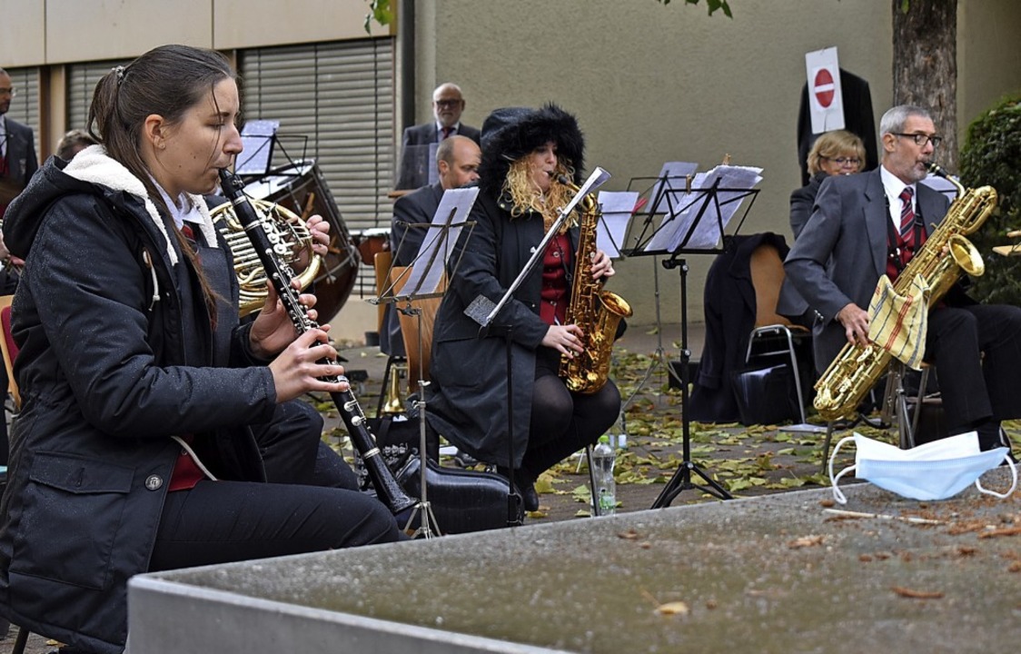 Platzkonzert Als Lebenszeichen In Zeiten Der Pandemie - Schwörstadt ...