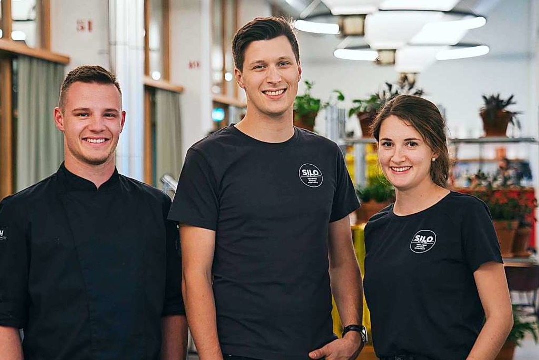 Kchenchef Mike Graf (23), Geschftsf...a Klotz (24) gehren zum Leitungsteam.  | Foto: marc gilgen