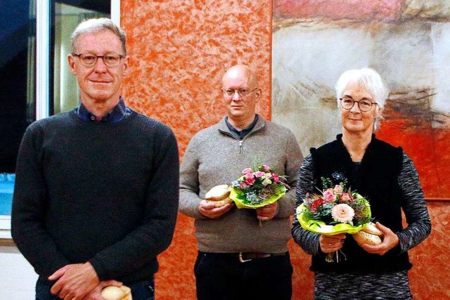 Blumen und Lahrer Murren fr die Preis...utmann, Jrgen Sutter und Beate Reiner  | Foto: Heidi Fel