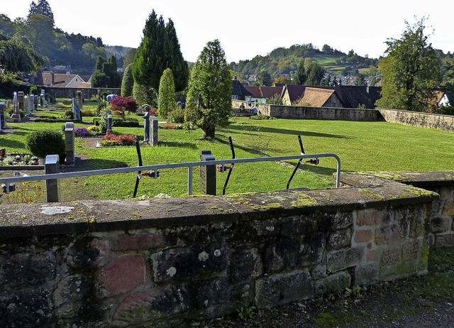 Der neue Friedhofsteil in Heimbach soll besser an den alten  angebunden sein.  | Foto: Aribert Rssel