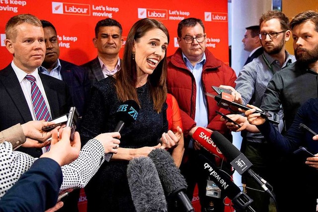 Jacinda Ardern am Dienstag bei einem Wahlkampftermin in Wellington.  | Foto: MARTY MELVILLE (AFP)