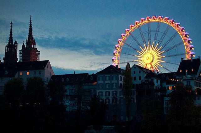 Das Riesenrad auf dem Mnsterplatz mac...r bis 3. Januar sichtbar und erlebbar.  | Foto: Prsidialdepartement Basel-Stadt