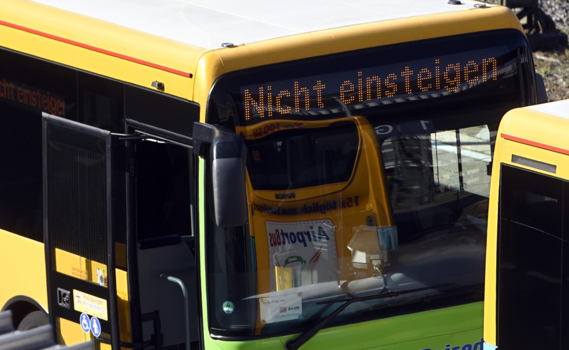 Nicht Einsteigen: Am Mittwoch fuhren v...usse im Freiburger Stadtgebiet  nicht.  | Foto: Thomas Kunz
