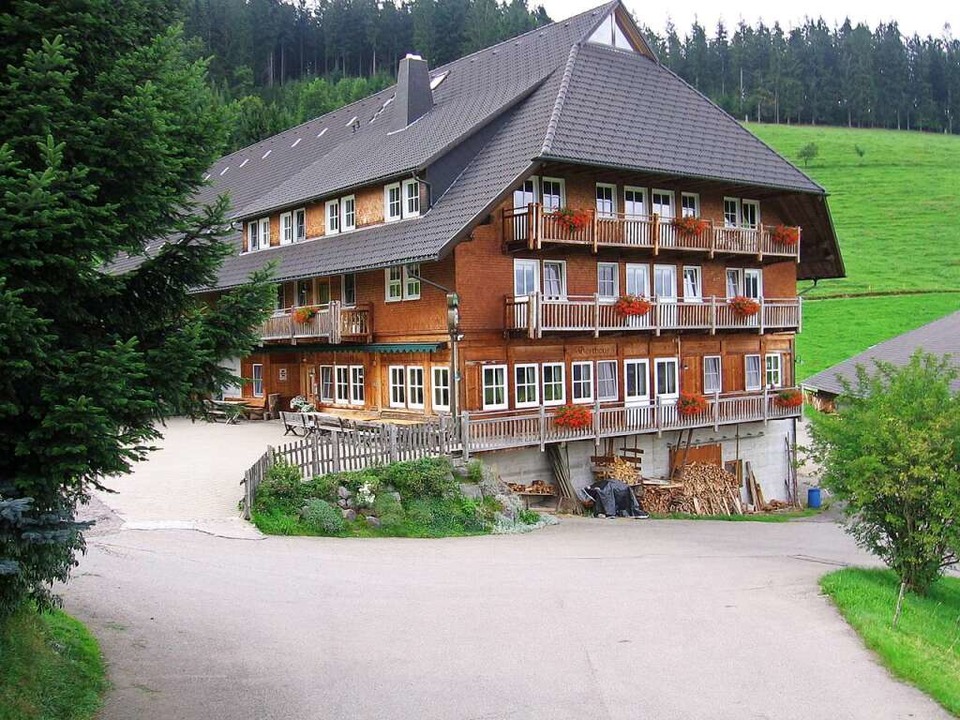 Nach einem Grobrand 1997 neu erstanden: der Schlegelfranzenhof zum Strau.  | Foto: Thomas Winckelmann