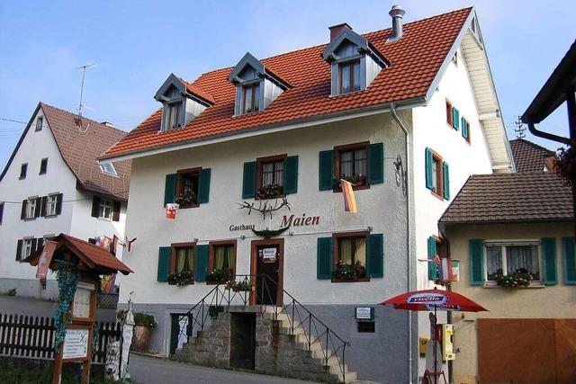 Eine uralte Burg und ein traditionsreiches Gasthaus in Vogelbach
