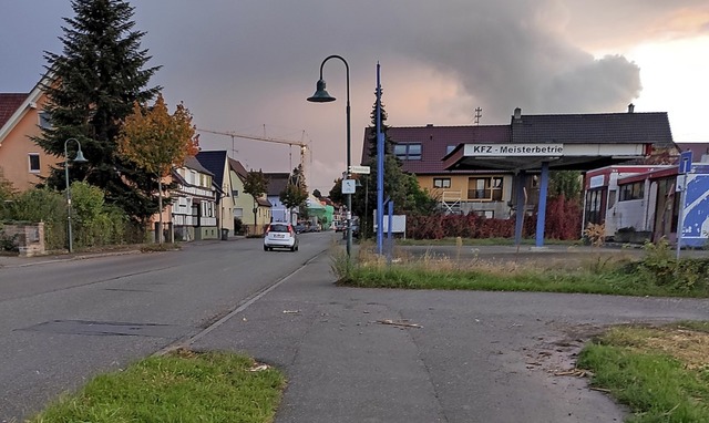 Bei der Ortseinfahrt der B3 von Offenb...ommend endet der geplante Fernradweg.   | Foto: Bund Friesenheim