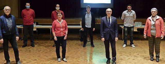 Gerhard Puscher, Kathrin Adolf, Klara ...en fr mehrfaches Blutspenden geehrt.   | Foto: Kurt Meier