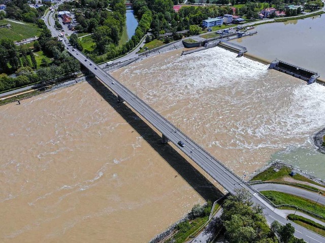 Die Breisacher Rheinbrcke.  | Foto: Patrick Kerber