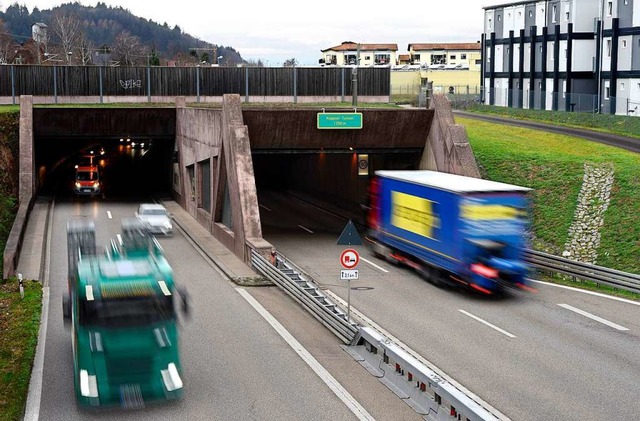 In der linken Rhre des Kappler Tunnel...e Polizei einen Falschfahrer gestoppt.  | Foto: Thomas Kunz