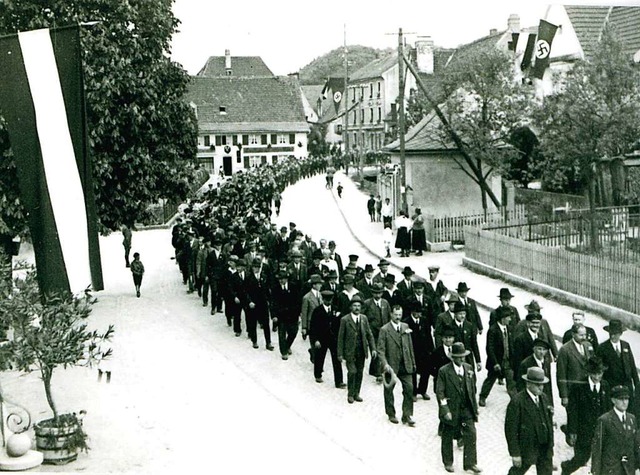 Zug der Deutschen Arbeitsfront durch Brombach, etwa 1936/37  | Foto: Gemeindearchiv Brombach