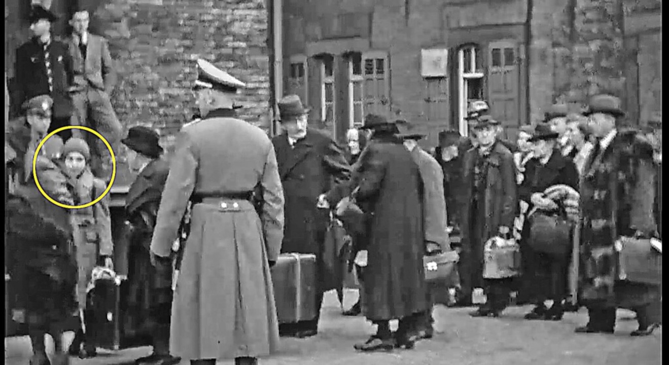 Standbild aus dem Filmdokument vom 22. Oktober 1940, links Manfred Wildmann  | Foto: Stadtarchiv Bruchsal