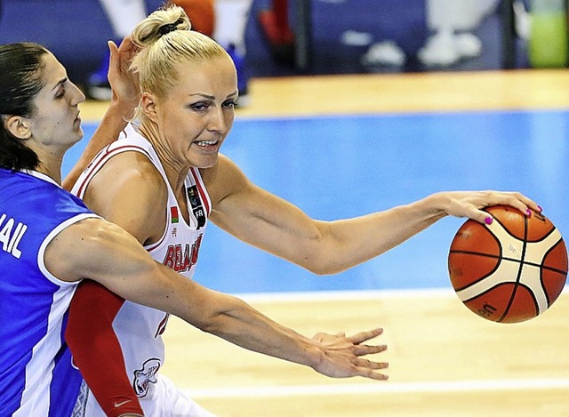 Sitzt derzeit in Arrest: Basketballerin  Jelena Lewtschenko  | Foto: Mircea Rosca (dpa)