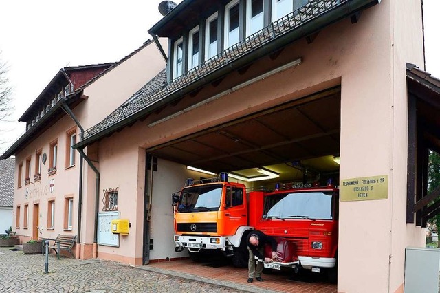 Das derzeitige Feuerwehrgertehaus ist... es durch einen Neubau ersetzt werden.  | Foto: Ingo Schneider