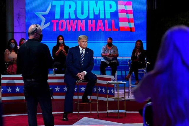 US-Prsident Donald Trump bei der &#8222;Townhall&#8220; auf NBC  | Foto: Evan Vucci (dpa)