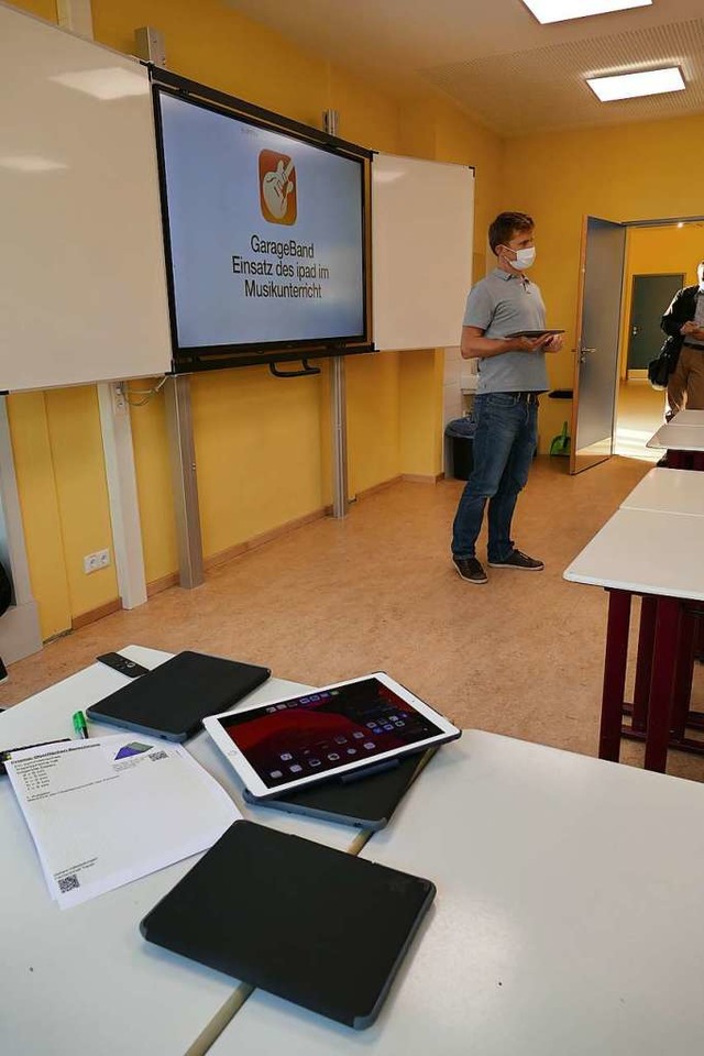 Unterricht mit Laptop und digitaler Tafel  | Foto: Ulrich Senf