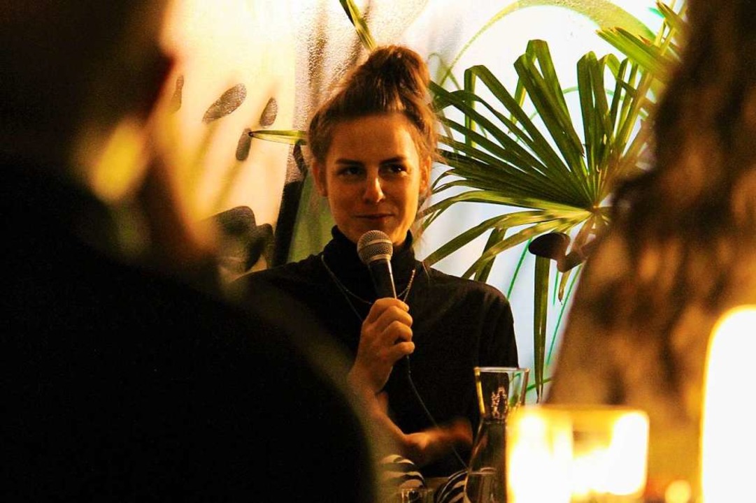 &#8222;Milchzhne&#8220; ist der erste...n der Newcomerautorin Helene Bukowski.  | Foto: Isabel Vgtle