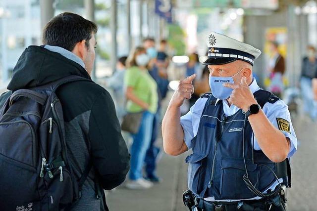 Freiburg verschrft Corona-Regeln: Mehr Maskenpflicht - weniger Feiern