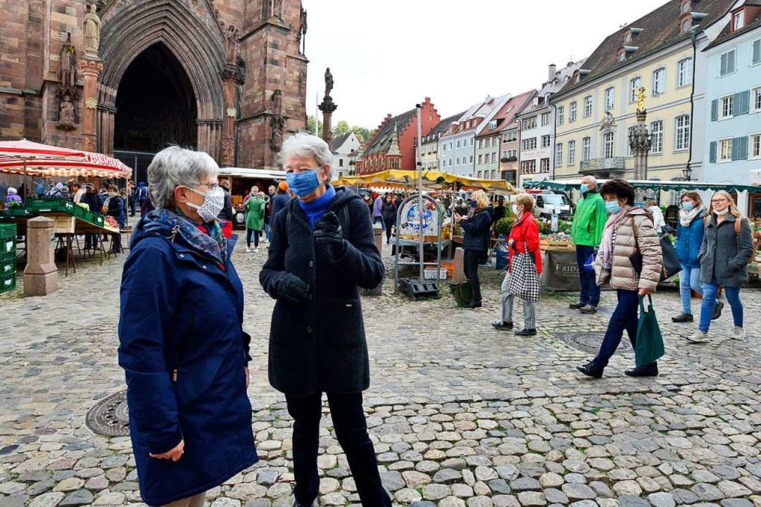 An Bus- und Bahnhaltestellen in Freibu...fentliche Veranstaltungen ausgeweitet.  | Foto: Ingo Schneider