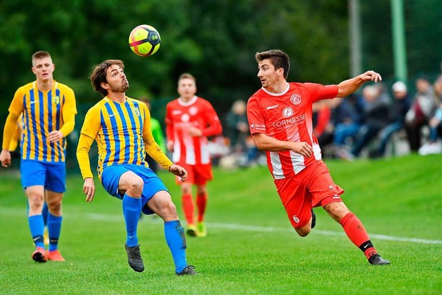 Umkmpftes Match zweier spielstarker M...lz, der das 2:3-Anschlusstor erzielte.  | Foto: Wolfgang Scheu