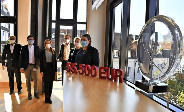 Stellten die Spendenaktion der Sparkas...benow, Lara Schleith und Svenja Knig   | Foto: Barbara Ruda
